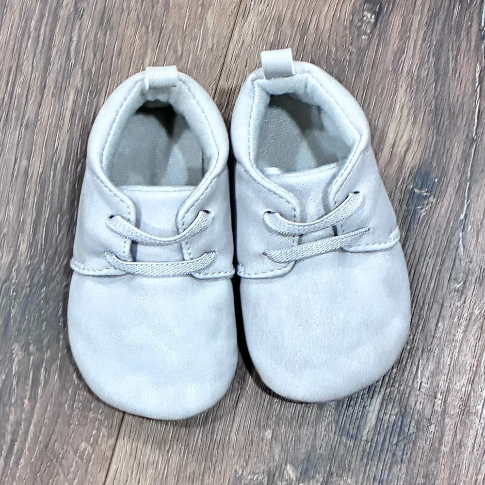 Carter's Light Gray Baby Walker Shoes Soft Sole 3-6m